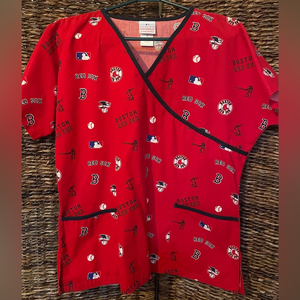 Boston Red Sox scrub top, Sz Medium